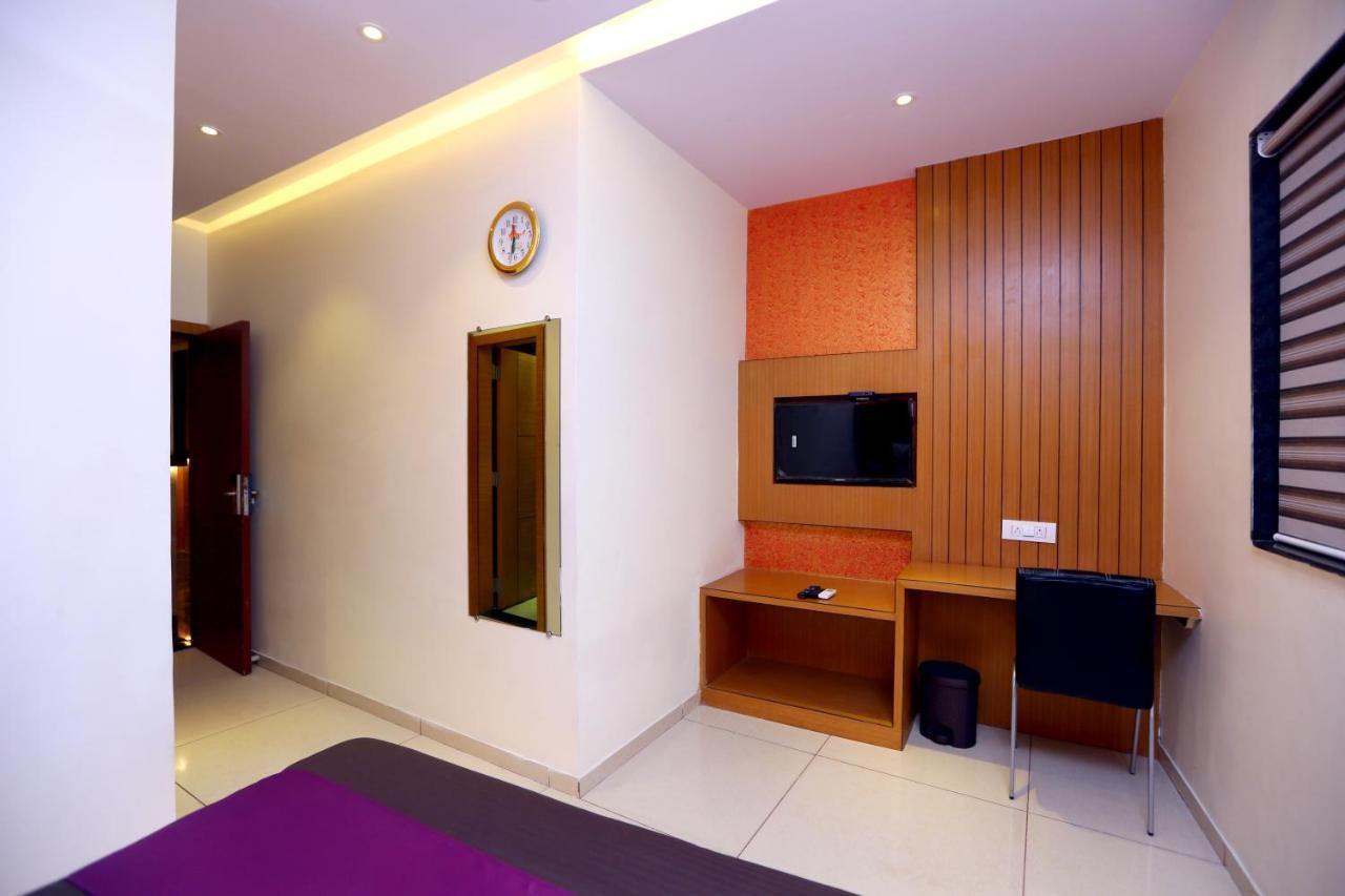 Hotel Hindustan Residency ธาเน ภายนอก รูปภาพ