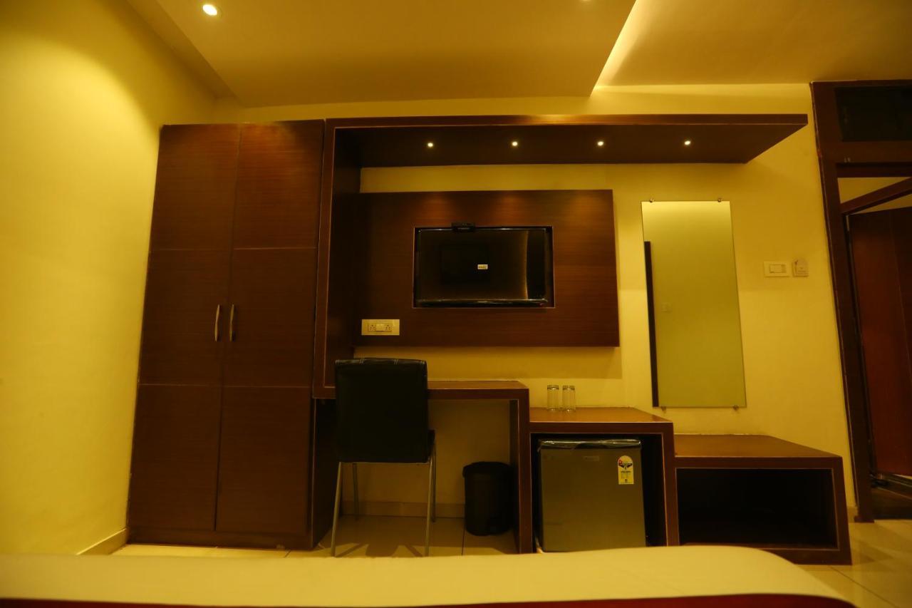 Hotel Hindustan Residency ธาเน ภายนอก รูปภาพ