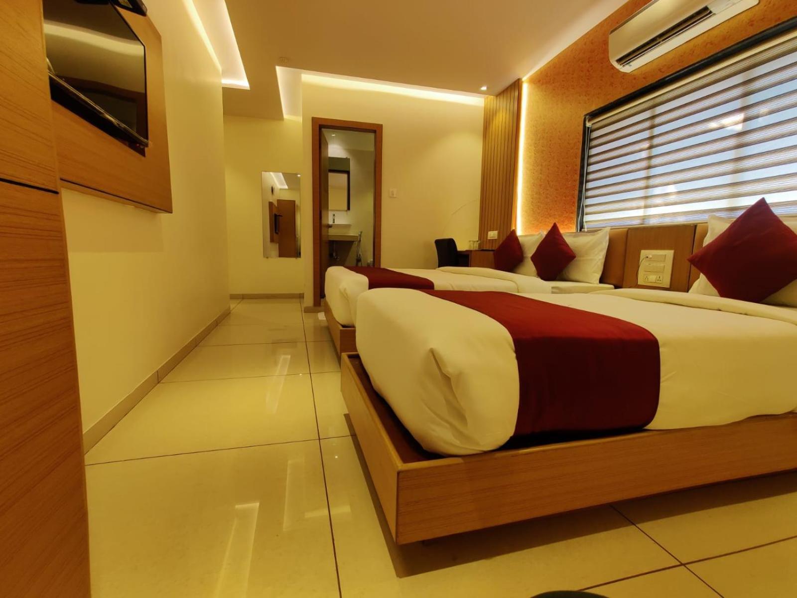 Hotel Hindustan Residency ธาเน ภายนอก รูปภาพ